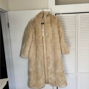 Meshki Elegant Tan Fur Coat